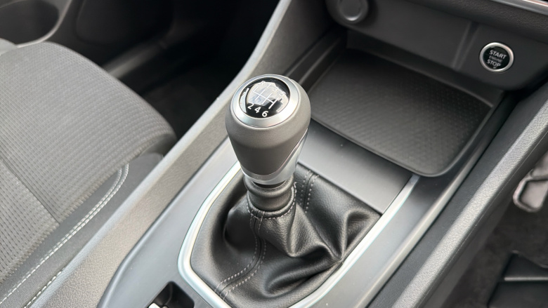 Nissan Qashqai 1.3 DiG-T MH Acenta Premium 5dr Petrol Hatchback